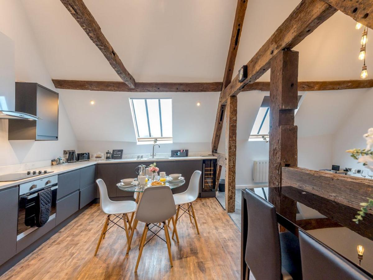 Pass The Keys 5C Charming Town Centre Apartment With Roof Top Views Шрусбері Екстер'єр фото