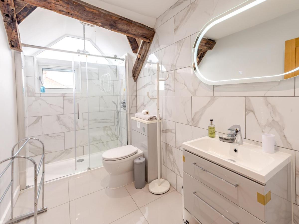 Pass The Keys 5C Charming Town Centre Apartment With Roof Top Views Шрусбері Екстер'єр фото