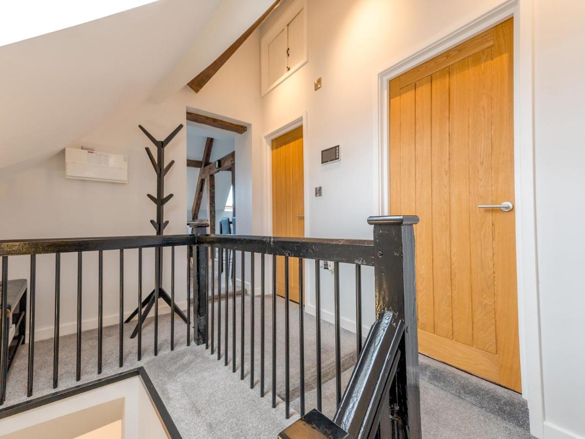 Pass The Keys 5C Charming Town Centre Apartment With Roof Top Views Шрусбері Екстер'єр фото